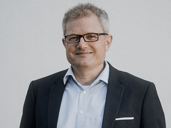 Mario_farbig.jpg  