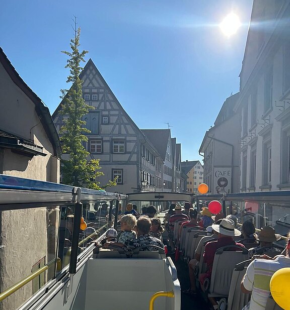 LGS-Bus_1.jpg  